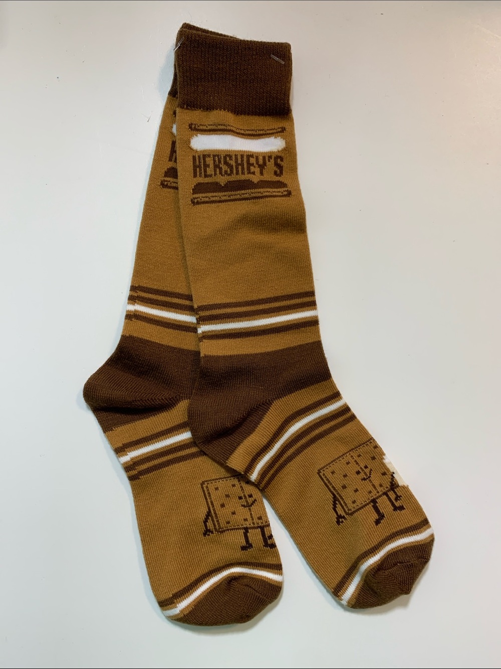 Hershey’s S’mores Brown & Tan Striped Men's Crew Socks